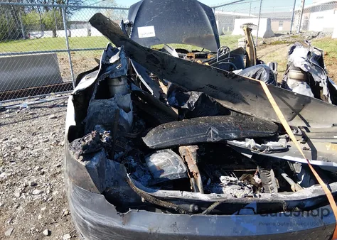 2015 Tesla Model S 70D/85D/P85D z USA, uszkodzony, nr VIN 5YJSA1H25FF084490